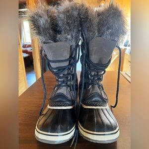 Joan of Arctic Snow Boots (like new, worn once)